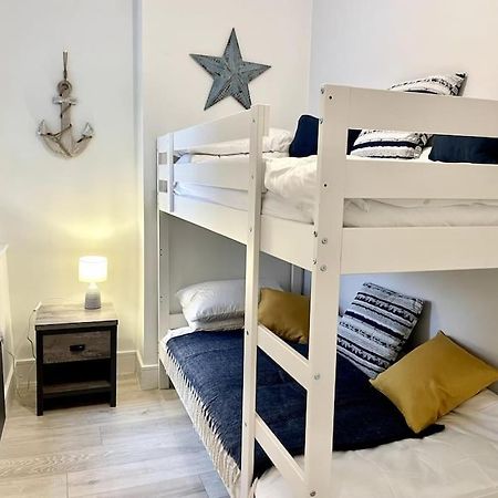 Luxury Porthcawl Large Spacious 2 Bedroom Apt, Parking, Garden Access, Prime Location Экстерьер фото